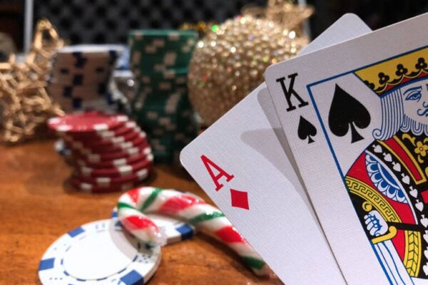 how to play poker online for money in canada